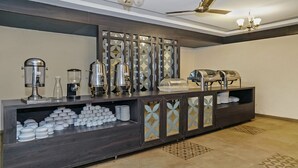 Free daily buffet breakfast - Treebo Trend Rahi Forest View (Mahabaleshwar)