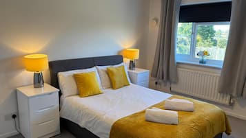 4 bedrooms, iron/ironing board, free WiFi