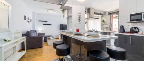 Fridge, microwave, oven, stovetop