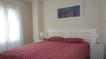 3 chambres, fer et planche à repasser, Wi-Fi gratuit, draps fournis
