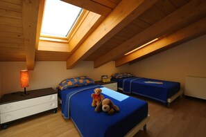 3 chambres, fer et planche à repasser, Wi-Fi, draps fournis