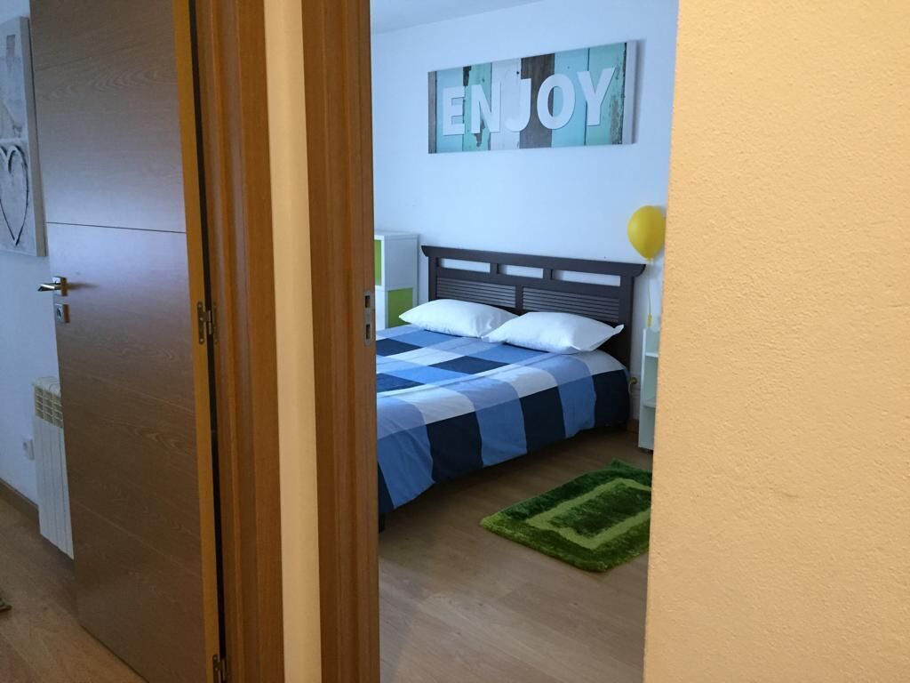 2 habitaciones, tabla de planchar con plancha, wifi y ropa de cama 