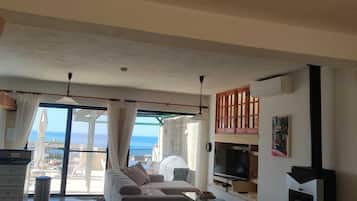 Smart TV, lareira, videogames, DVD player