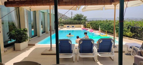 Detached Family-friendly Villa/Bungalow with Pool and OPEN SEA VIEWS