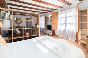 1 chambre, fer et planche à repasser, Wi-Fi gratuit, draps fournis