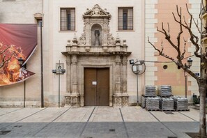 Unclassified image, 5 of 29, button