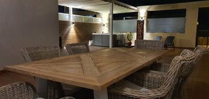 屋外ダイニングエリア