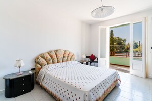 3 Schlafzimmer, Zimmersafe, Bügeleisen/Bügelbrett, Reisekinderbett