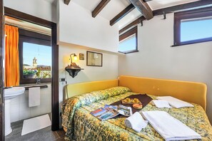 1 bedroom, iron/ironing board, free WiFi, bed sheets - La Torre Di Porlezza, Porlezza, Italy (Porlezza)