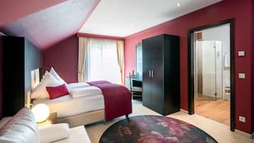 Deluxe Double Room, Balcony | Desk, laptop workspace, blackout curtains, soundproofing