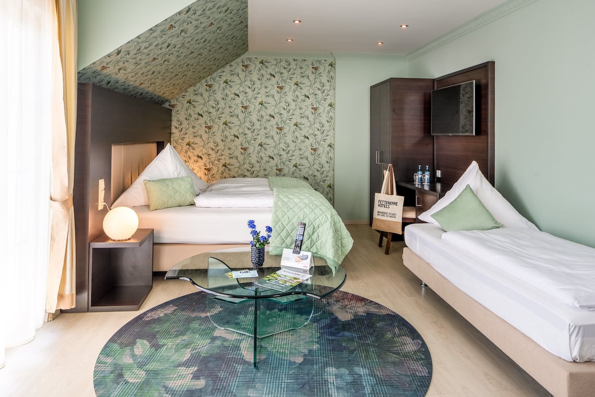 Deluxe Double Room, Balcony | Desk, laptop workspace, blackout drapes, soundproofing