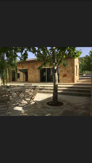 Villa Deluxe, plusieurs lits, non-fumeurs | Terrasse/Patio