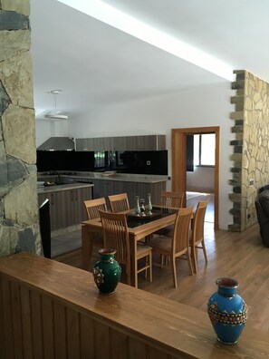 In-room dining - Villa In The Valley (Oulad Khallouf)