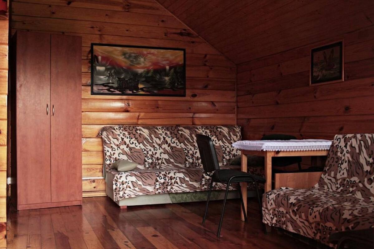 Camas supletorias, wifi gratis, ropa de cama