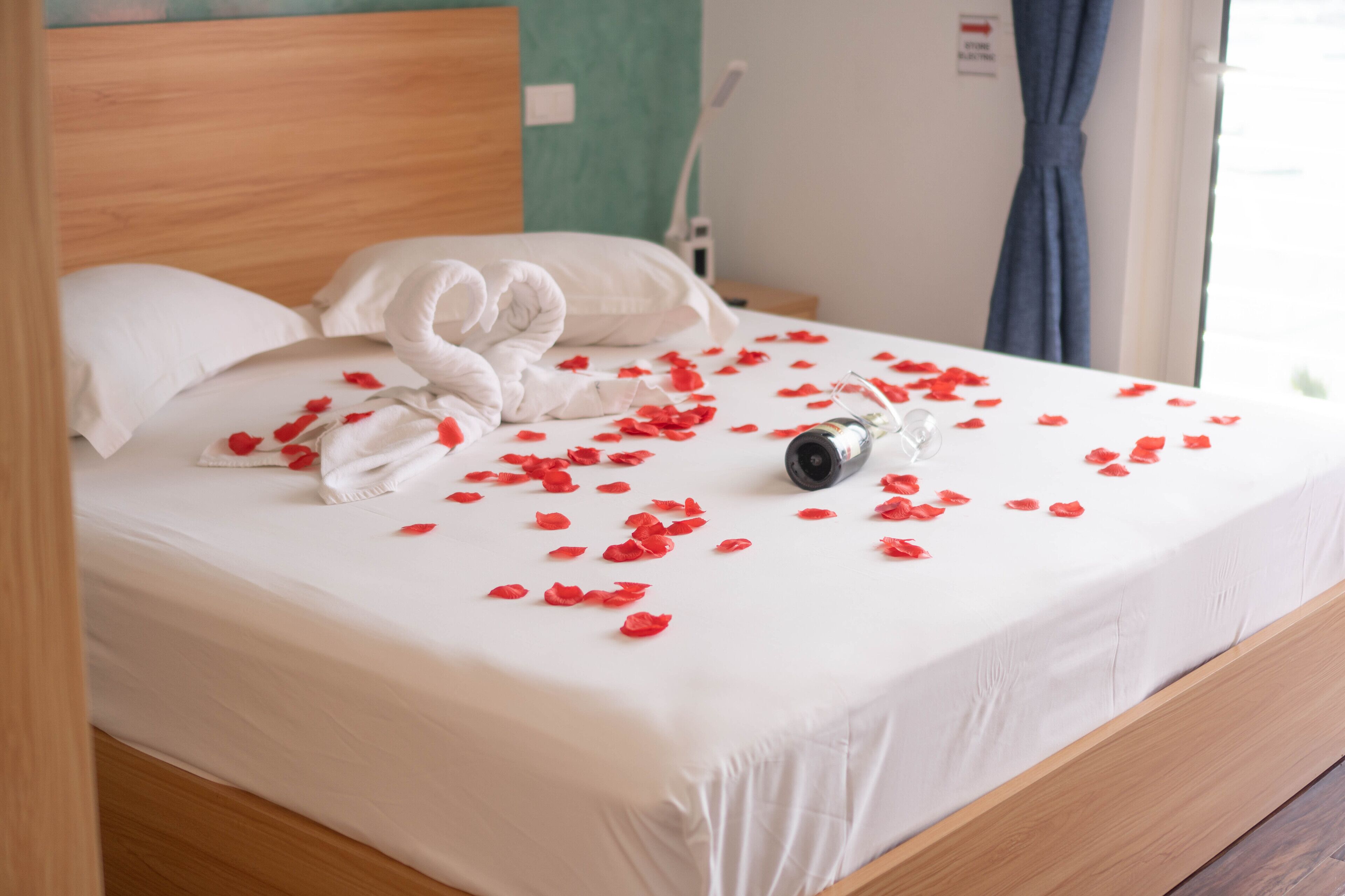 sea view room | 1 bedroom, minibar, in-room safe, desk