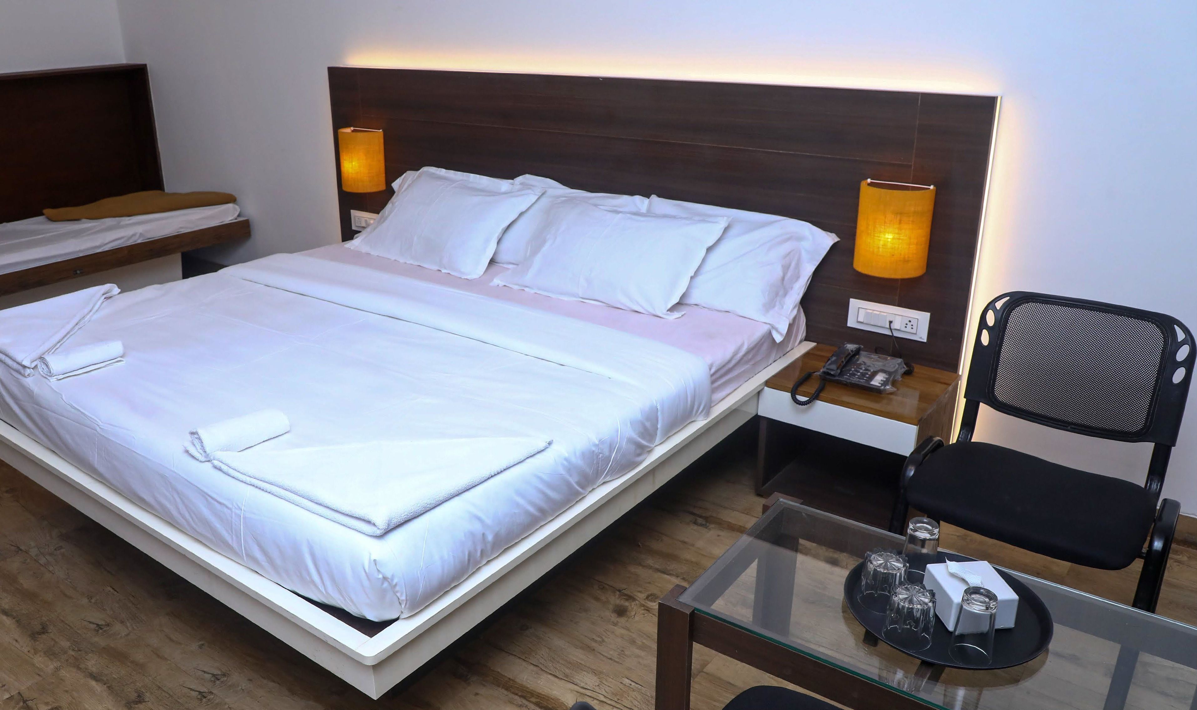 1 bedroom, in-room safe, desk