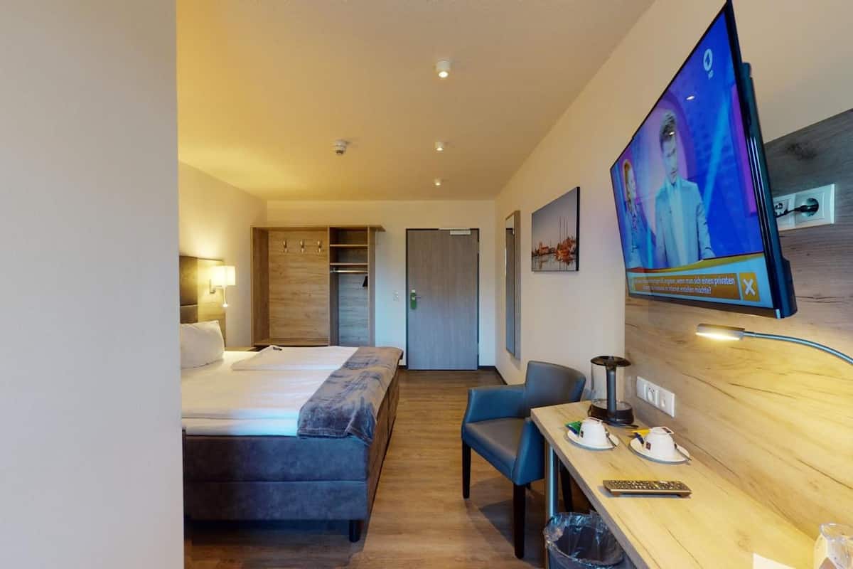 1 bedroom, hypo-allergenic bedding, in-room safe, desk