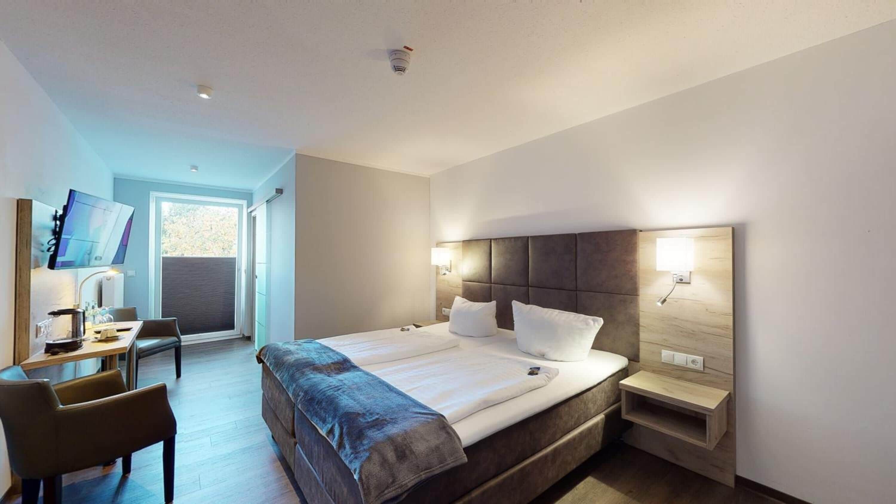 1 bedroom, hypo-allergenic bedding, in-room safe, desk