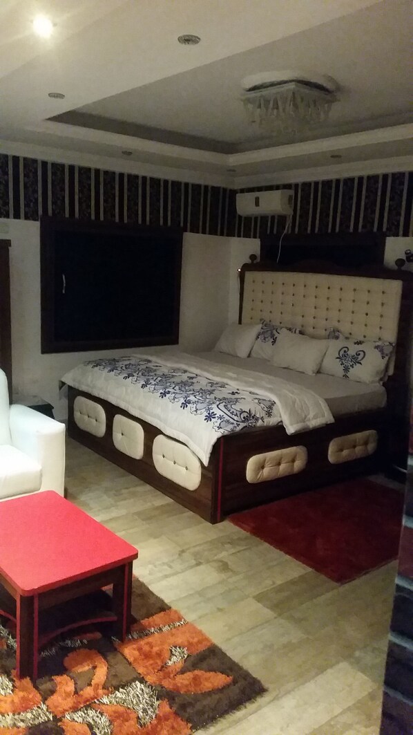 Superior Room, 1 King Bed