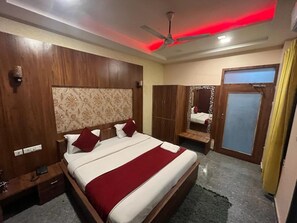 Deluxe Room | Soundproofing, free WiFi - Hotel Midtown Grand (Kota)