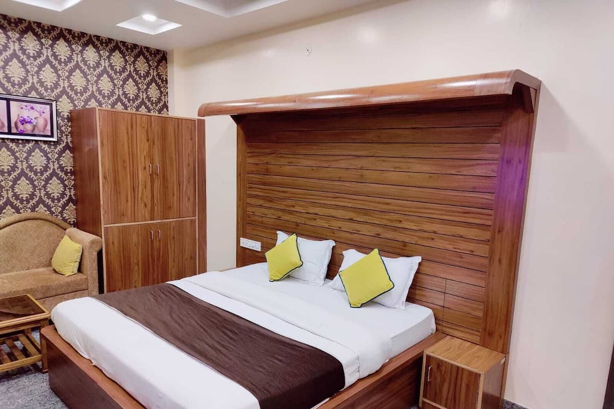 Super Deluxe Room | Soundproofing, free WiFi