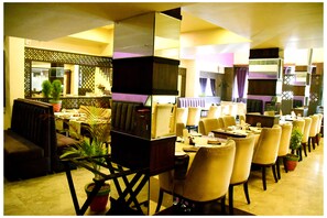 International cuisine - Hotel Midtown Grand (Kota)