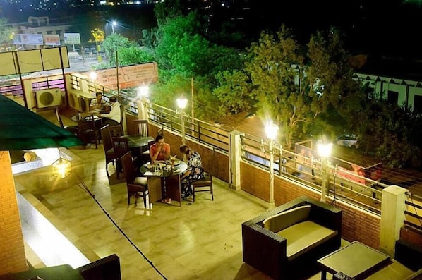 International cuisine - Hotel Midtown Grand (Kota)