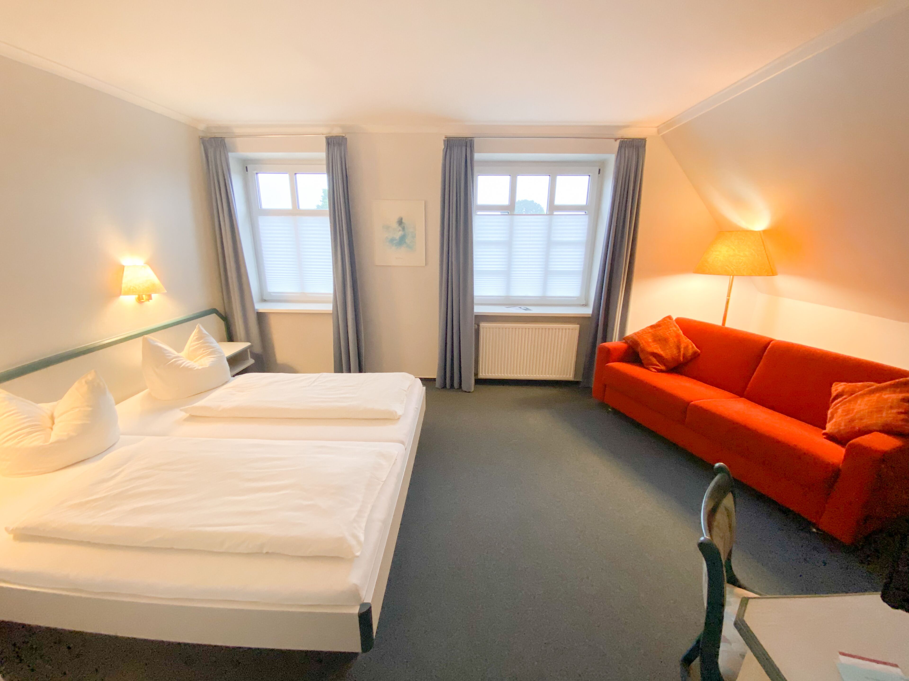 studio | in-room safe, free wifi, bed sheets