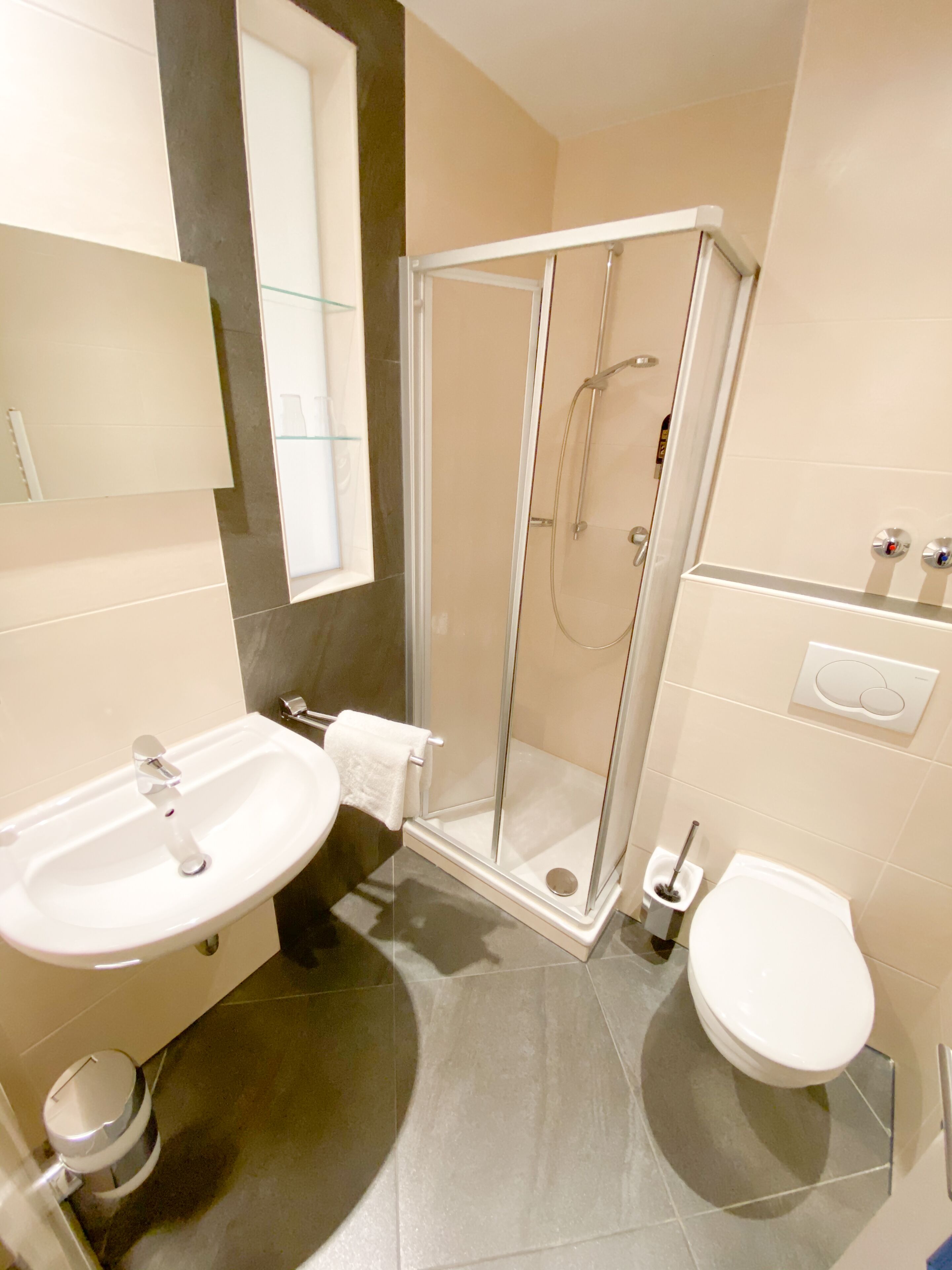 comfort double room | bathroom | hair dryer, towels, soap, shampoo