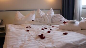 In-room safe, free WiFi, wheelchair access