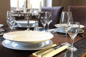 ランチ、ディナーに営業 (ドイツ料理)