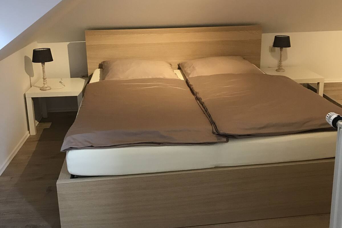 Duplex | Desk, blackout drapes, cribs (free), WiFi (free)