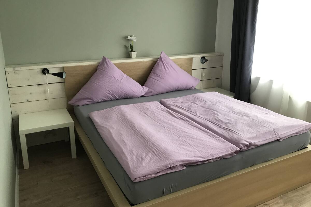 Deluxe Apartment, 3 Bedrooms | Desk, blackout drapes, cribs (free), WiFi (free)