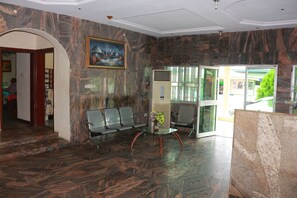 Lobby lounge - Planet Guest House (Calabar)