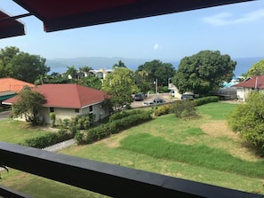 Property grounds - Beautiful Ocean Views, Montego Bay Studio near Doctors Cave Beach and Hip Strip (Montego Bay)