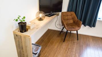 Deluxe Double Room, Bathtub | Desk, iron/ironing board, free WiFi, bed sheets