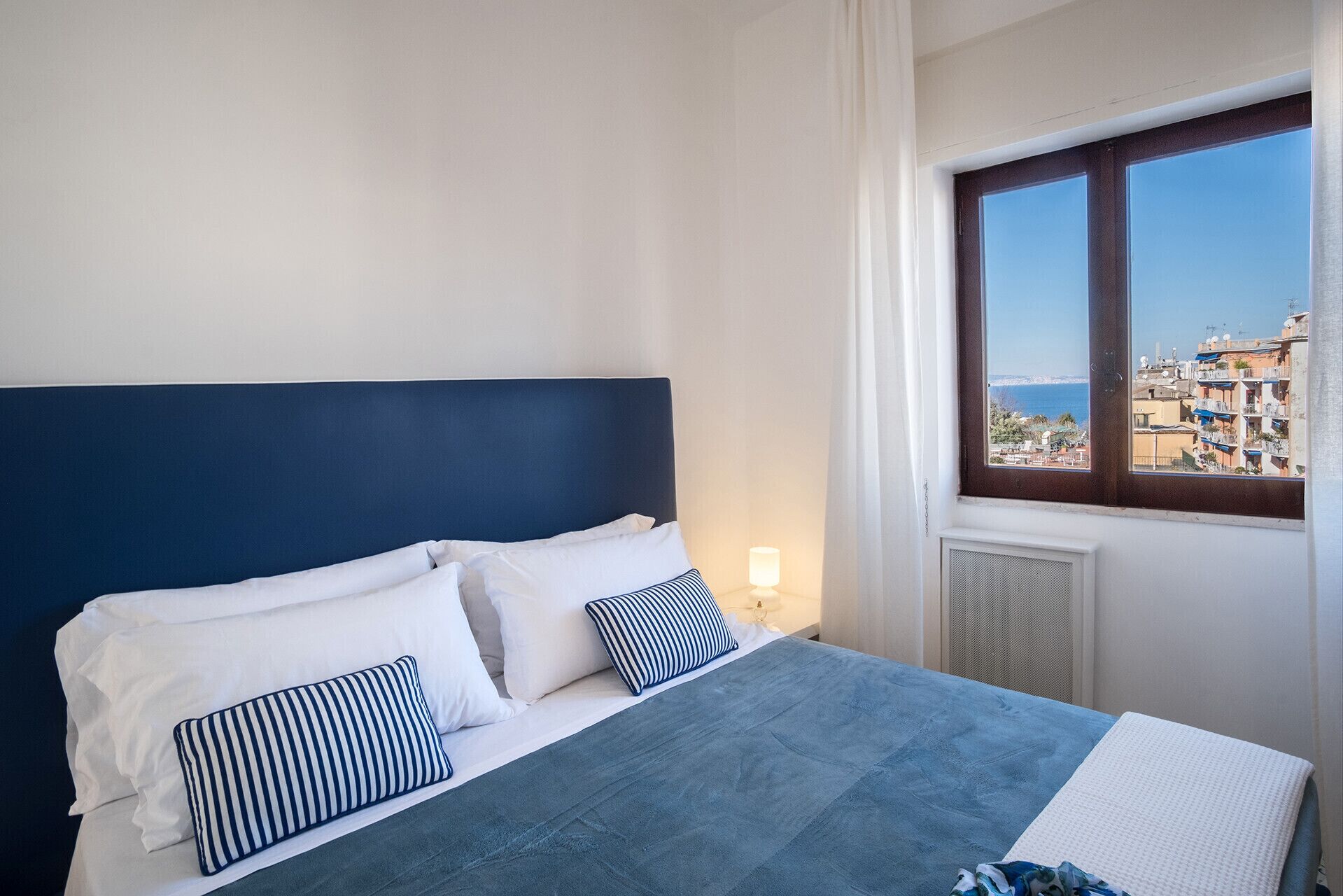 3 chambres, fer et planche à repasser, Wi-Fi gratuit, draps fournis