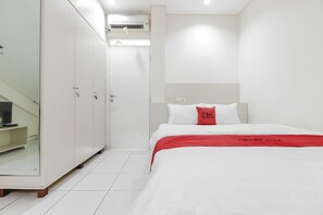 Meja kerja dan Wi-Fi gratis