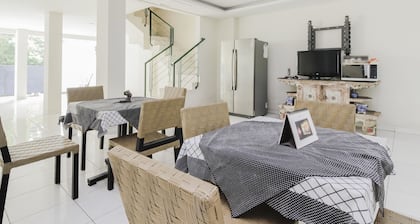 RedDoorz near Pancoran