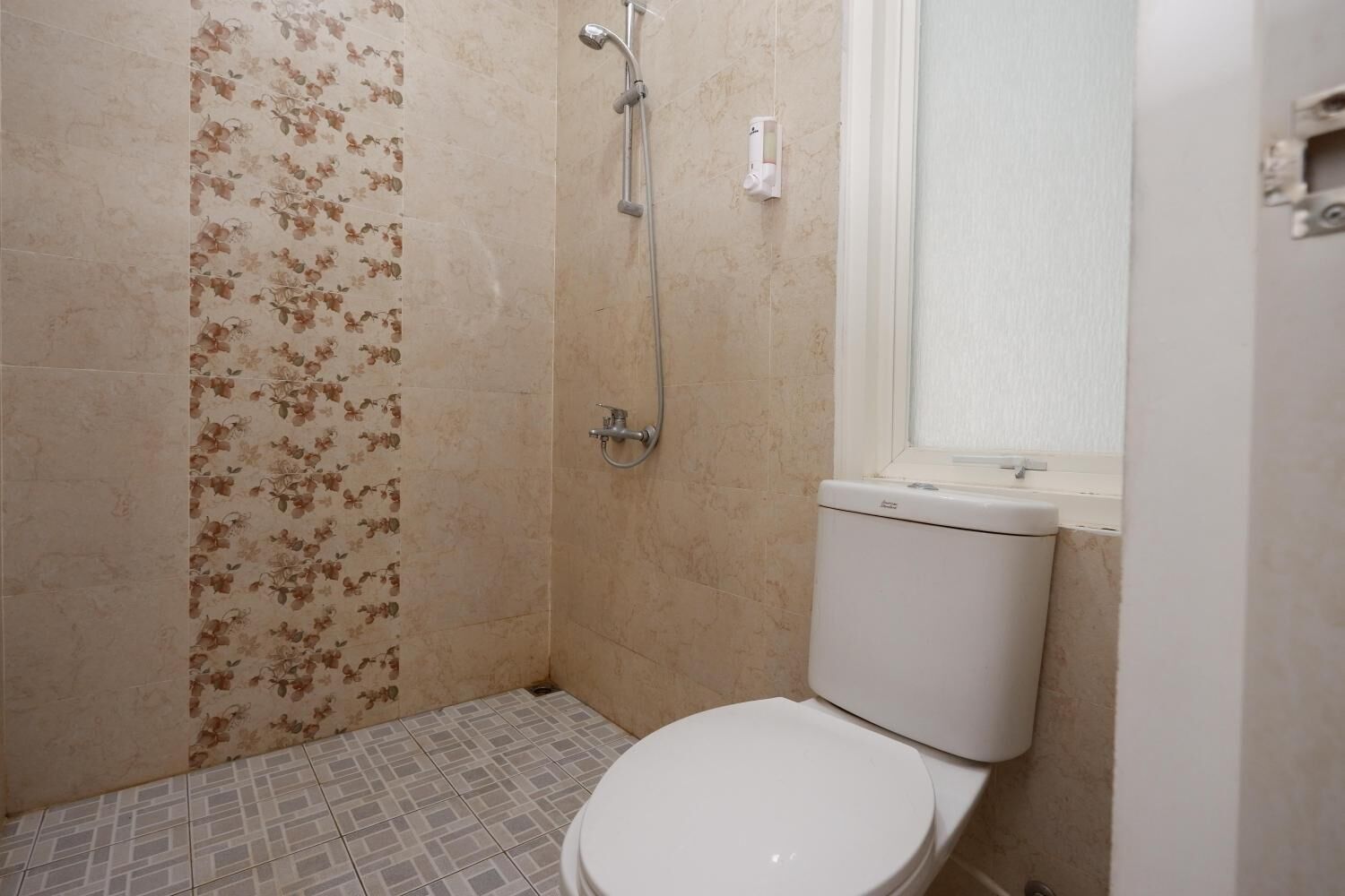 Photo - RedDoorz near Plaza Simpang Lima