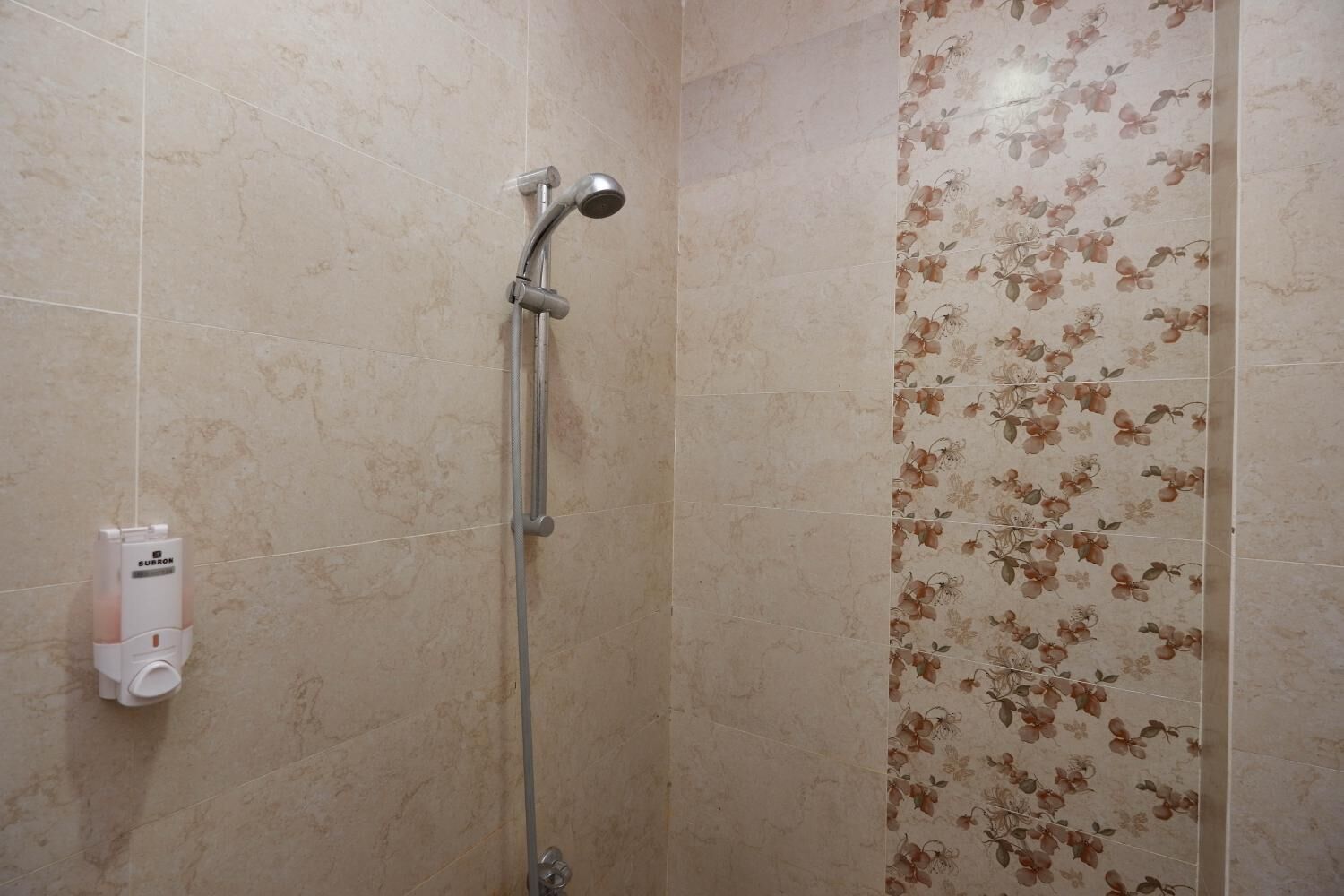 Photo - RedDoorz near Plaza Simpang Lima