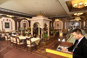 Restaurant - Empires Hotel Bhubaneswar (Bhubaneshwar)