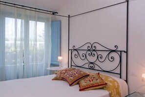 1 habitación, tabla de planchar con plancha, internet y ropa de cama 