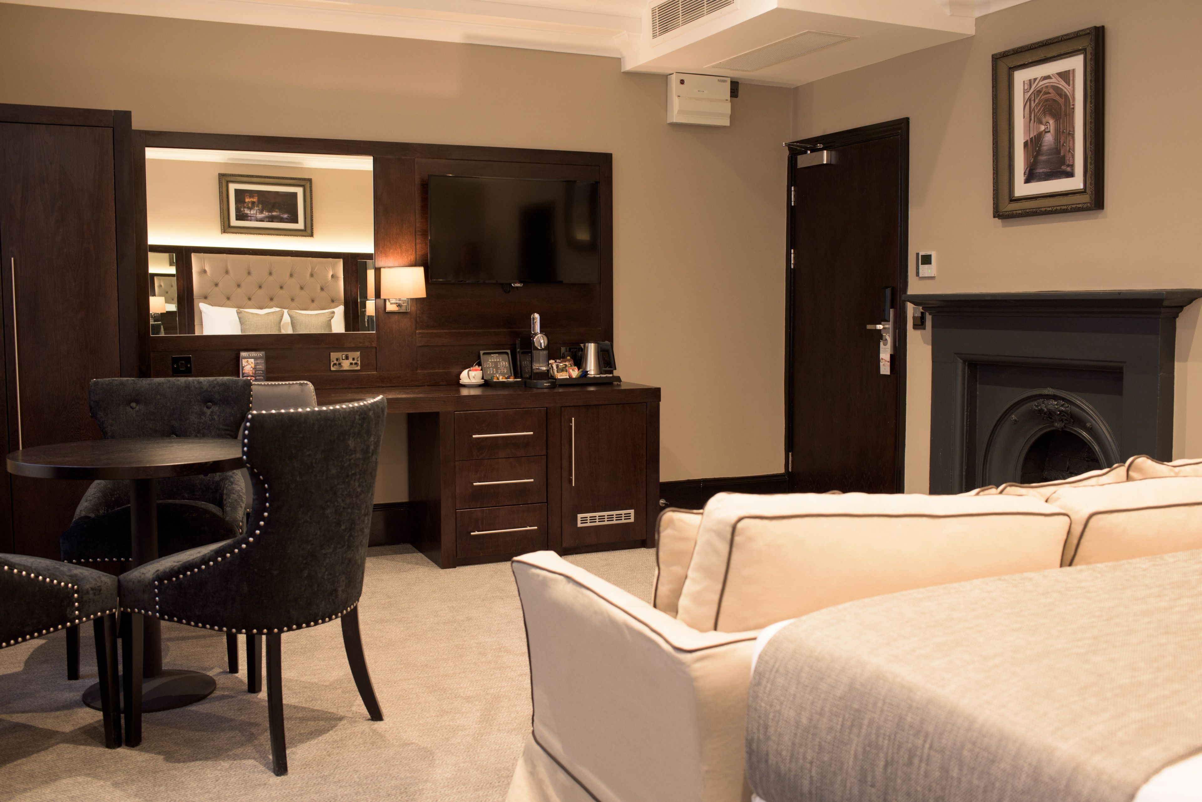 Deluxe Apartment, 1 Double Bed | Premium bedding, individually decorated, individually furnished, desk