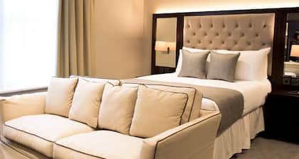 The County Aparthotel