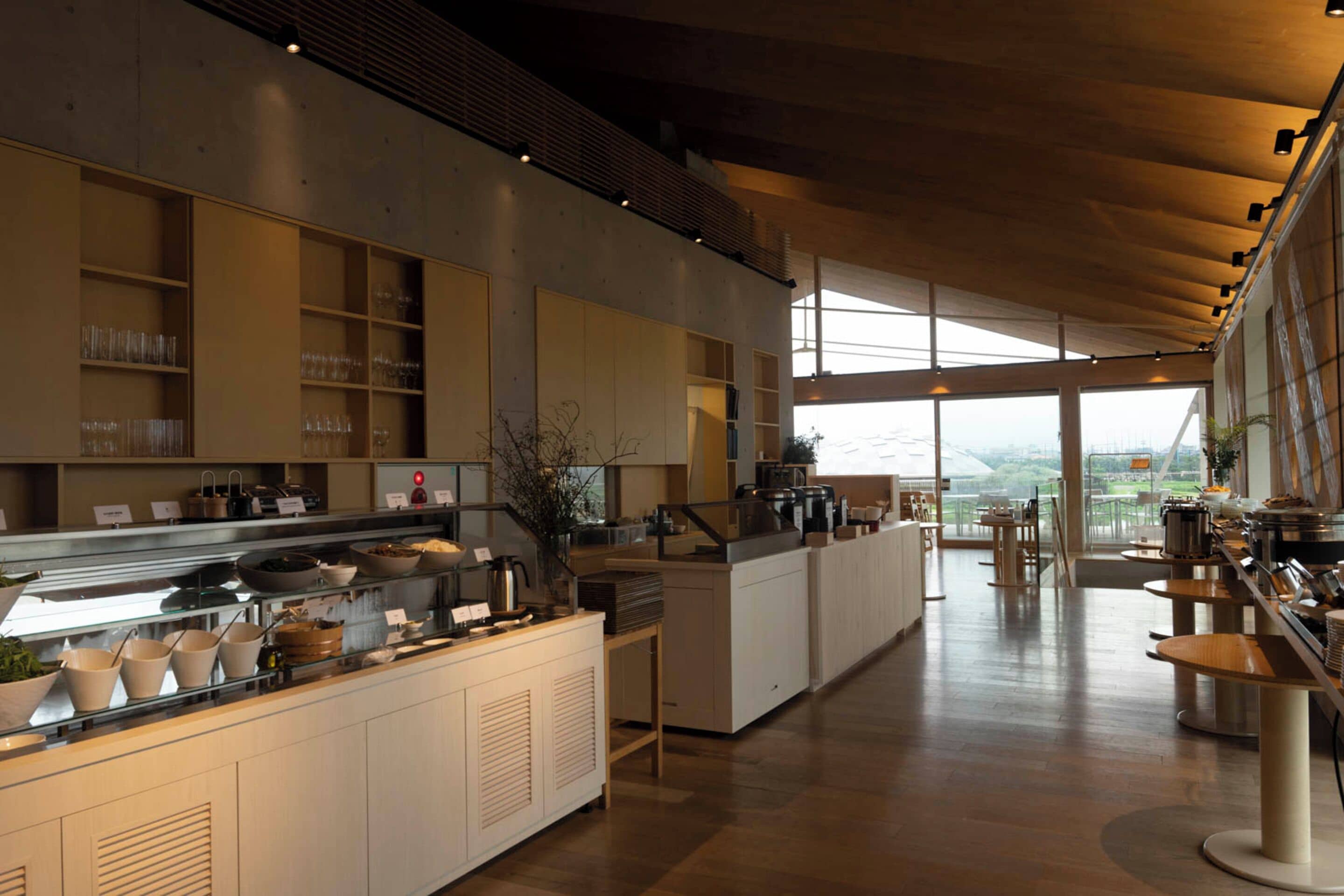 อาหารเช้าแบบบุฟเฟ่ต์ทุกวัน (JPY 2640 ต่อคน)