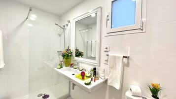 Hair dryer, towels