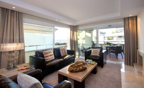 TV connectée, console de jeux vidéo, Netflix, lecteur de DVD