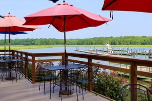 Dinner served, seafood