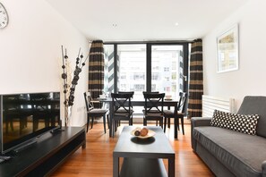 Lobby sitting area - Liverpool Street City Apartments (London)